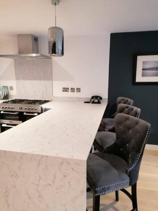 Ferienwohnung New Town House With *Free Allocated Parking* Hove Exterior foto