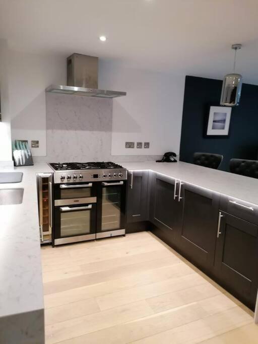 Ferienwohnung New Town House With *Free Allocated Parking* Hove Exterior foto