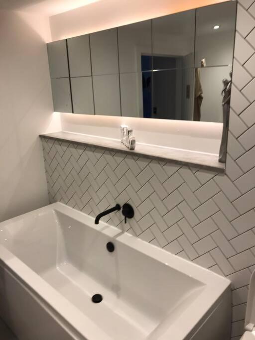 Ferienwohnung New Town House With *Free Allocated Parking* Hove Exterior foto